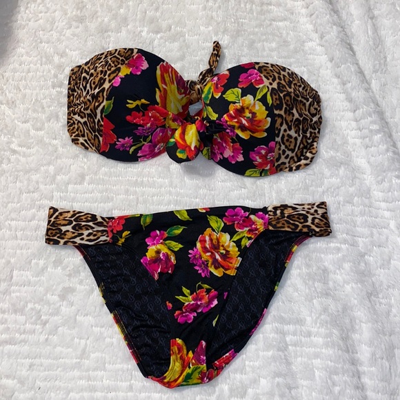 Victoria's Secret Other - NWOT Victoria’s Secret leopard/floral bathingsuit